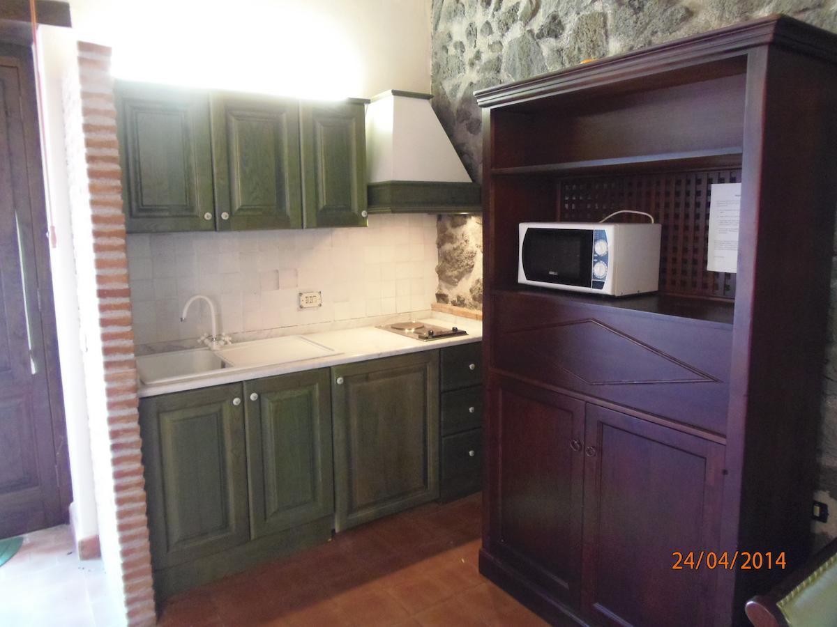 Le Cisterne Dell'Etna Hotel Calcerana-Marina Bilik gambar